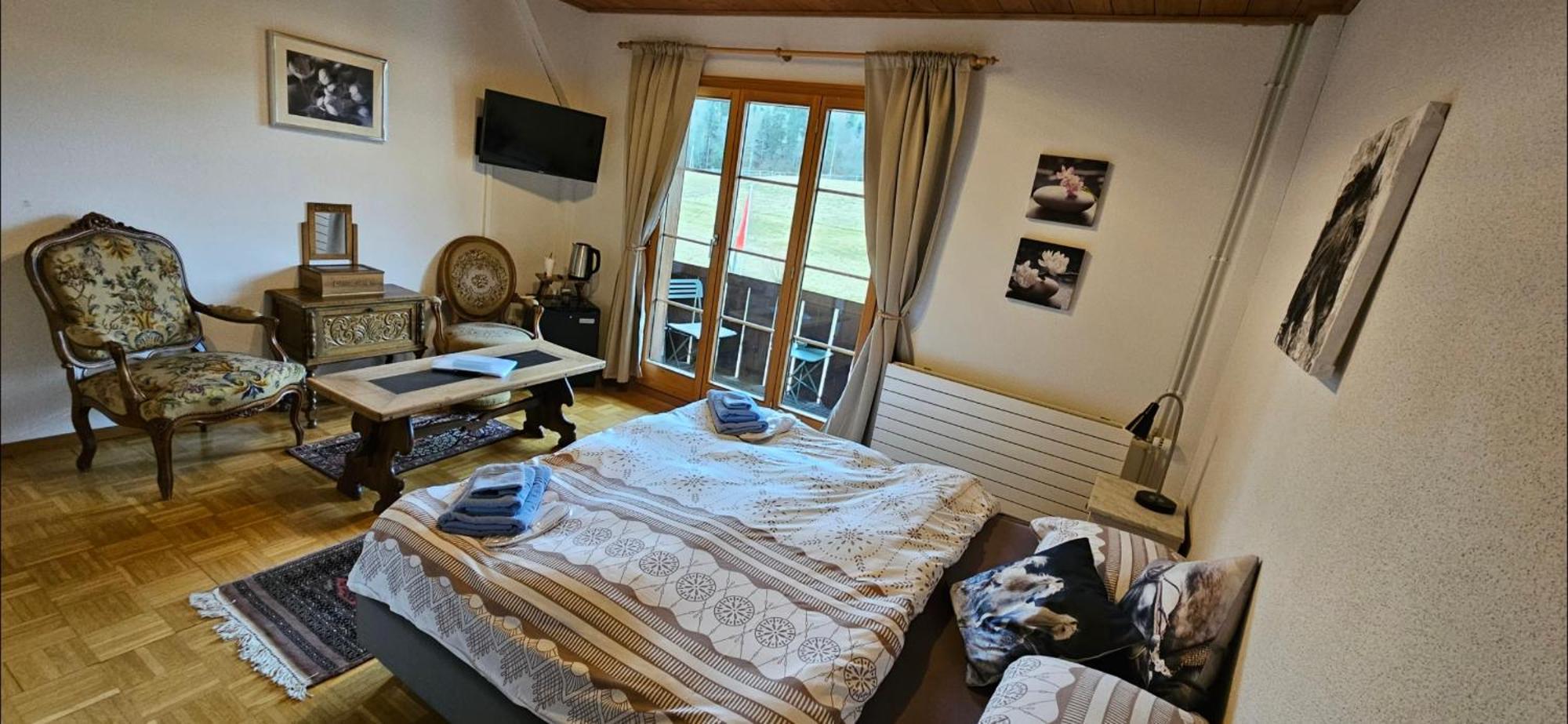 Miramont Horse Trekking Hostel Saicourt Kültér fotó